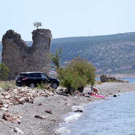 Apartments By The Sea Starigrad, Paklenica - 16421 Exterior foto